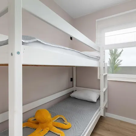 Family With 2 Bedrooms And Balcony Near The Port By Renters Apartment *