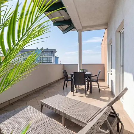 Family With 2 Bedrooms And Balcony Near The Port By Renters Apartment Kolobrzeg